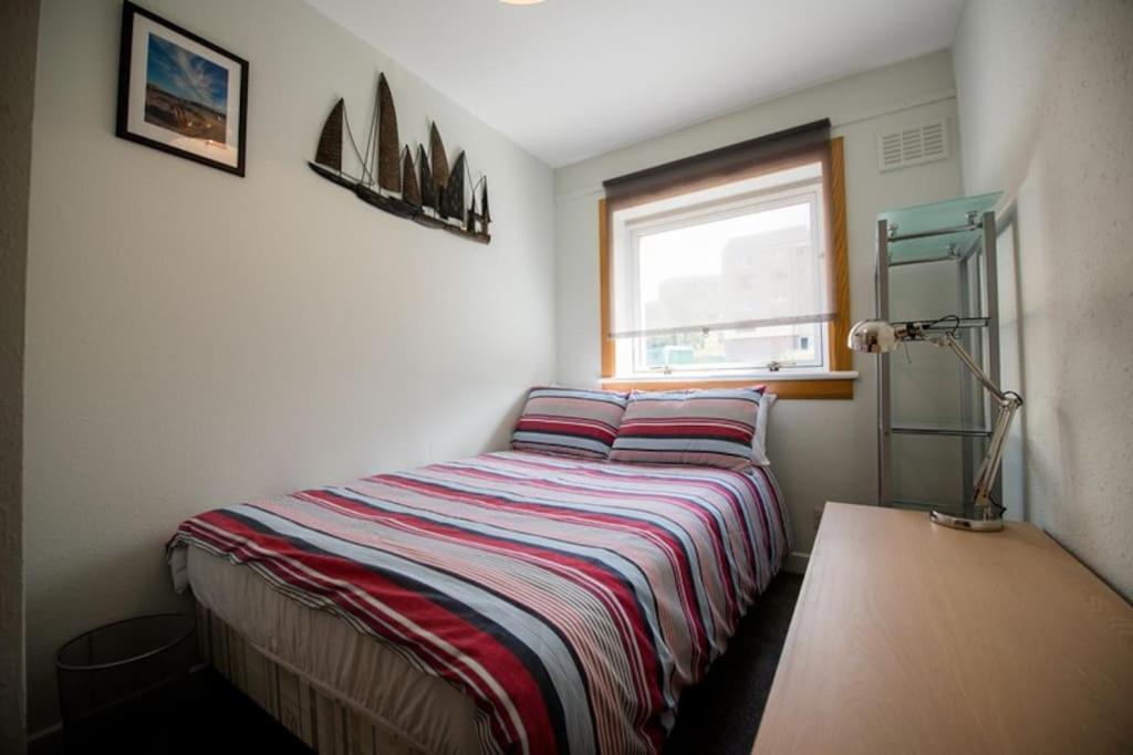 Spacious Three Bedroom Flat, Stunning Loch Views Apartment