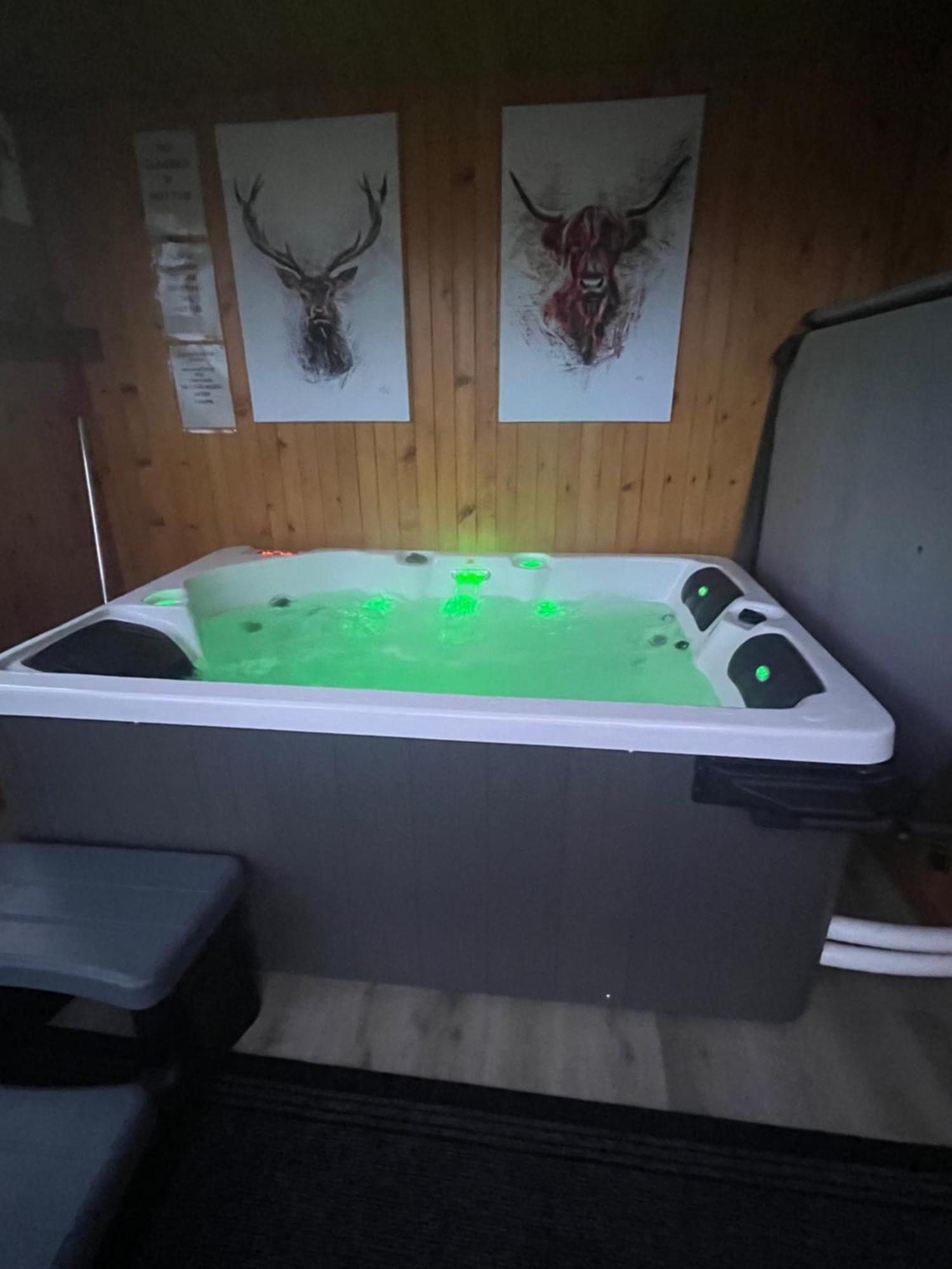 Holiday home Ben Nevis Manor & Indoor Private Hot-tub