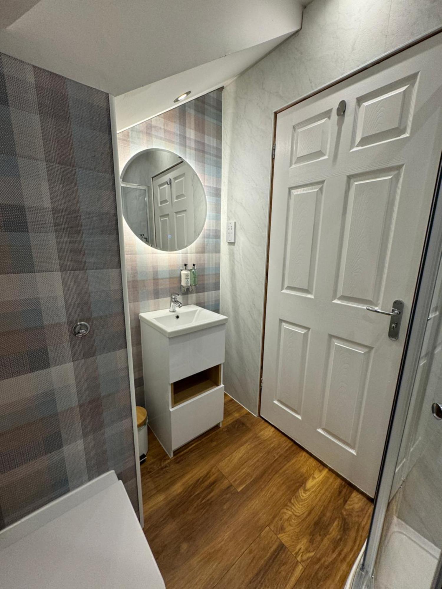 1 Sheraton Fort William