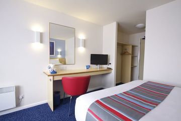 Travelodge William Hotel