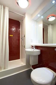 Travelodge William Hotel 3*