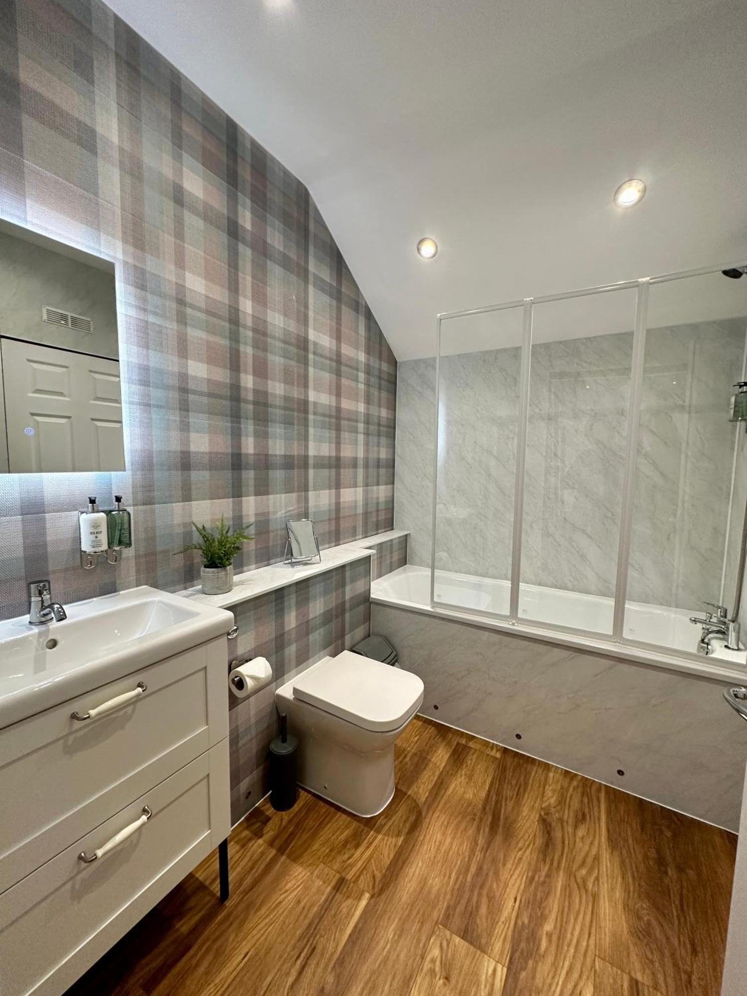2 Sheraton Apartment Fort William