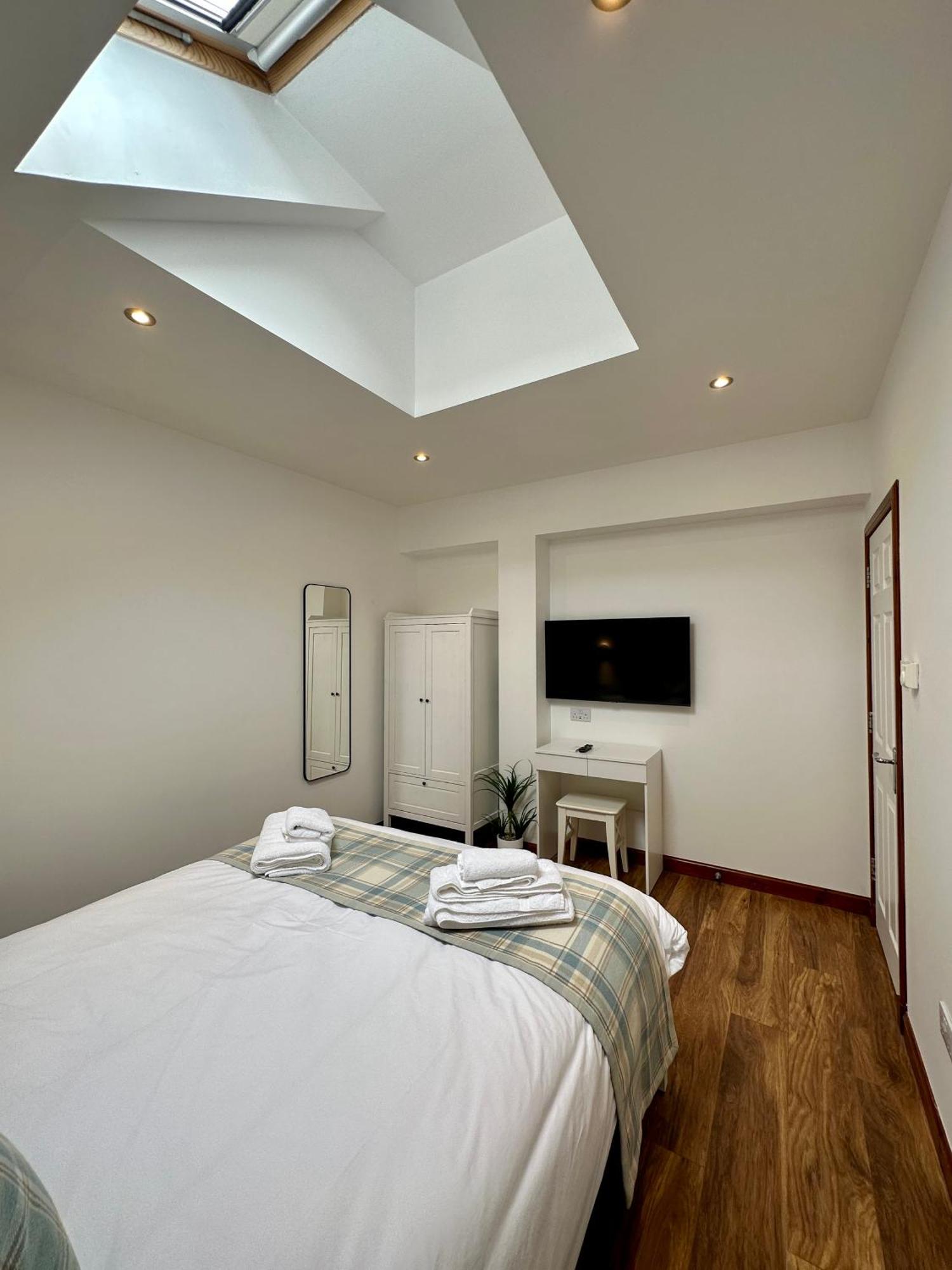 2 Sheraton Fort William