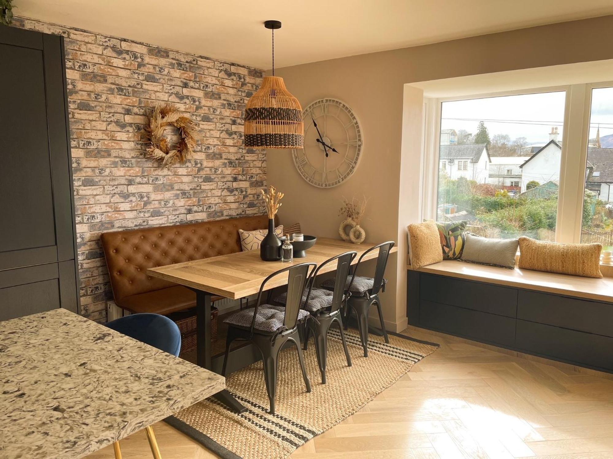 Stylish, With Open-plan Living Fort William