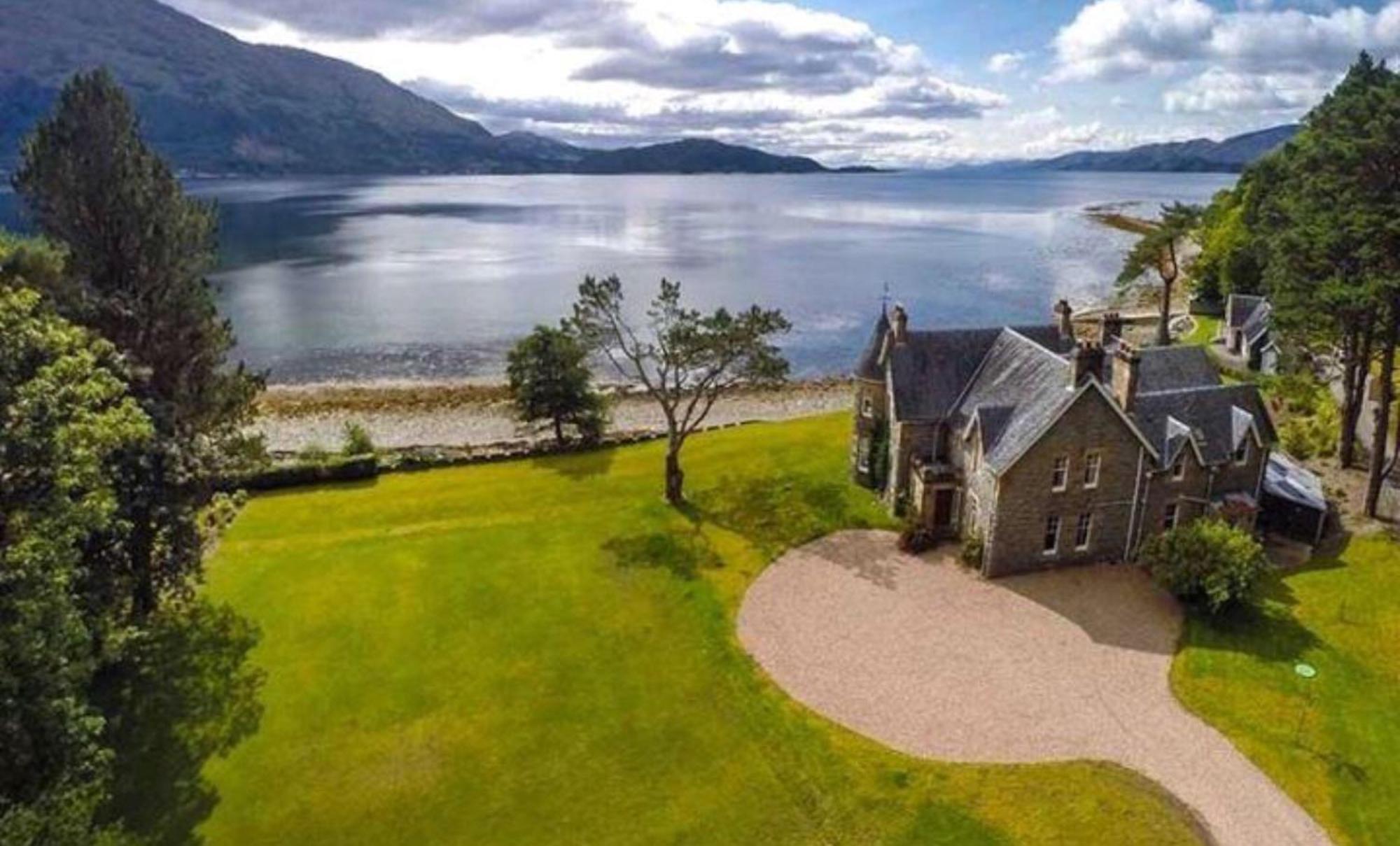 Ardrhu House William - Serviced Luxury Scots Baronial Villa Fort William