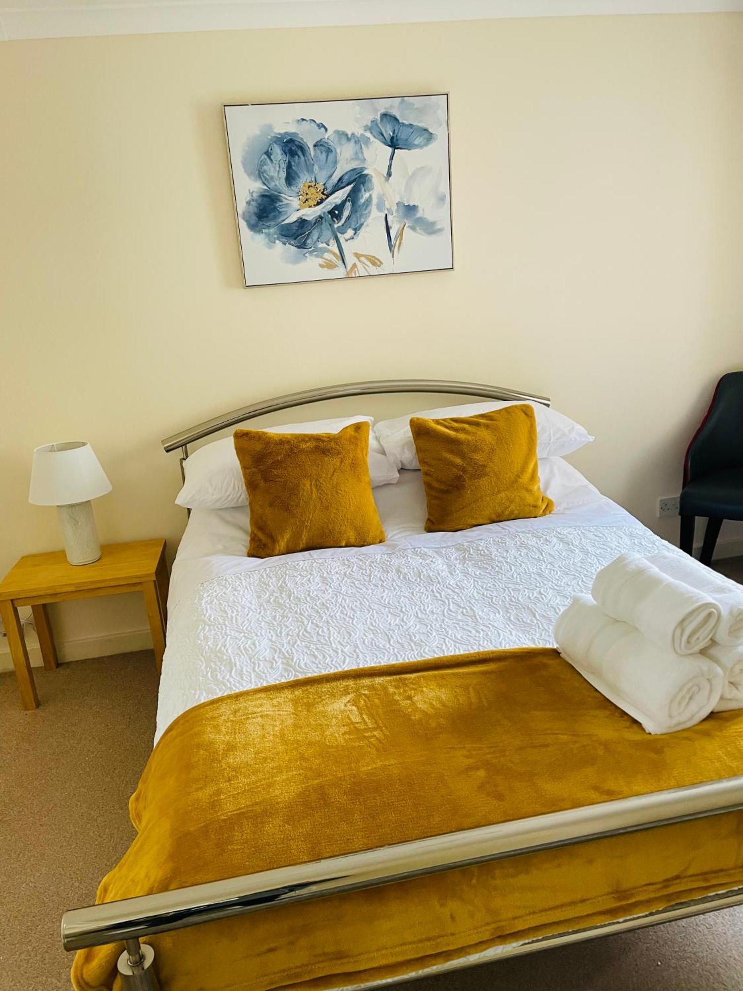 Wallace House Apartment