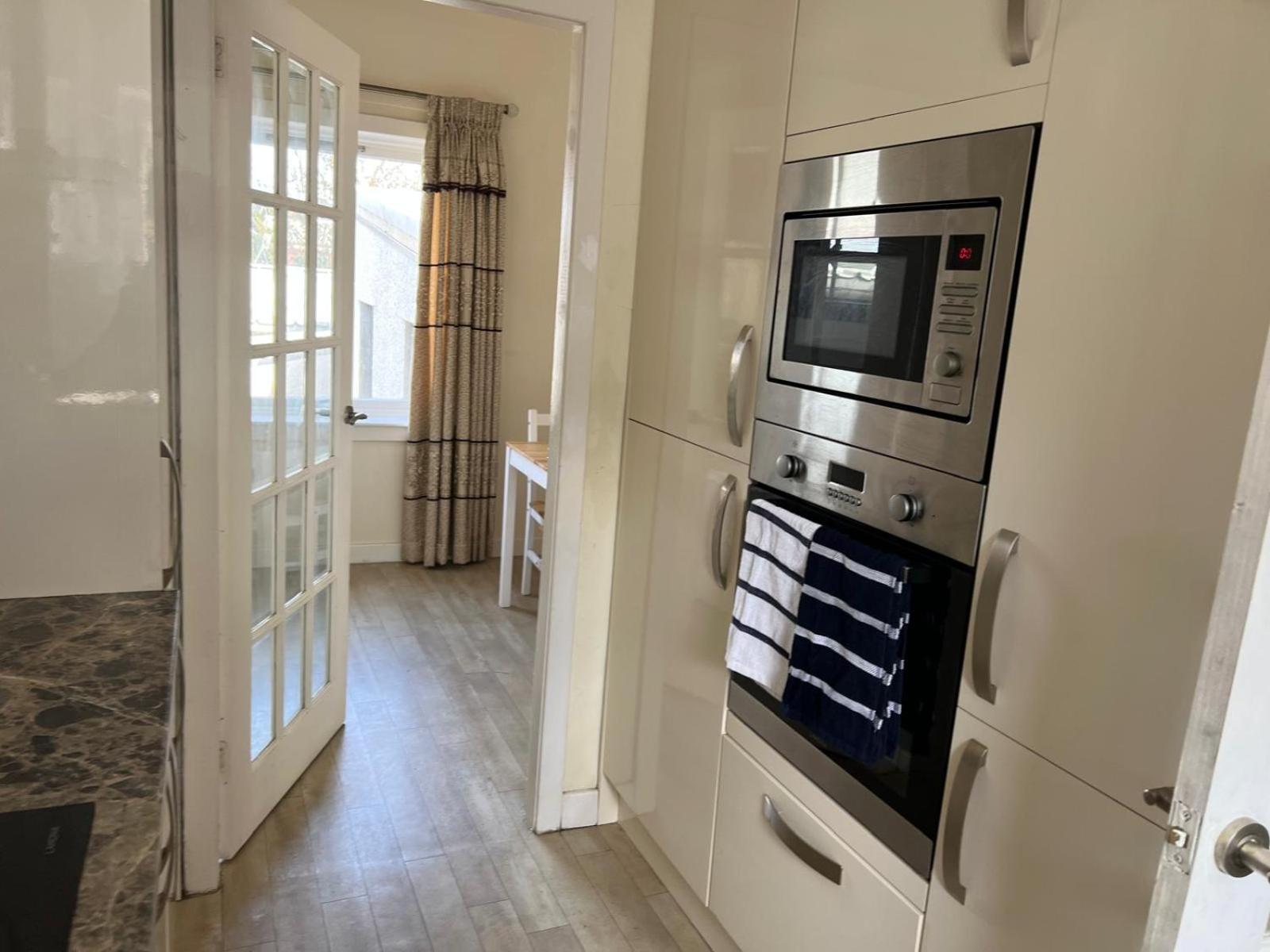 Wallace House Apartment *