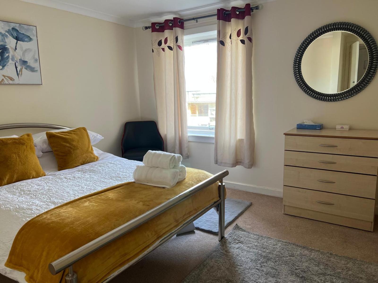 Wallace House Apartment