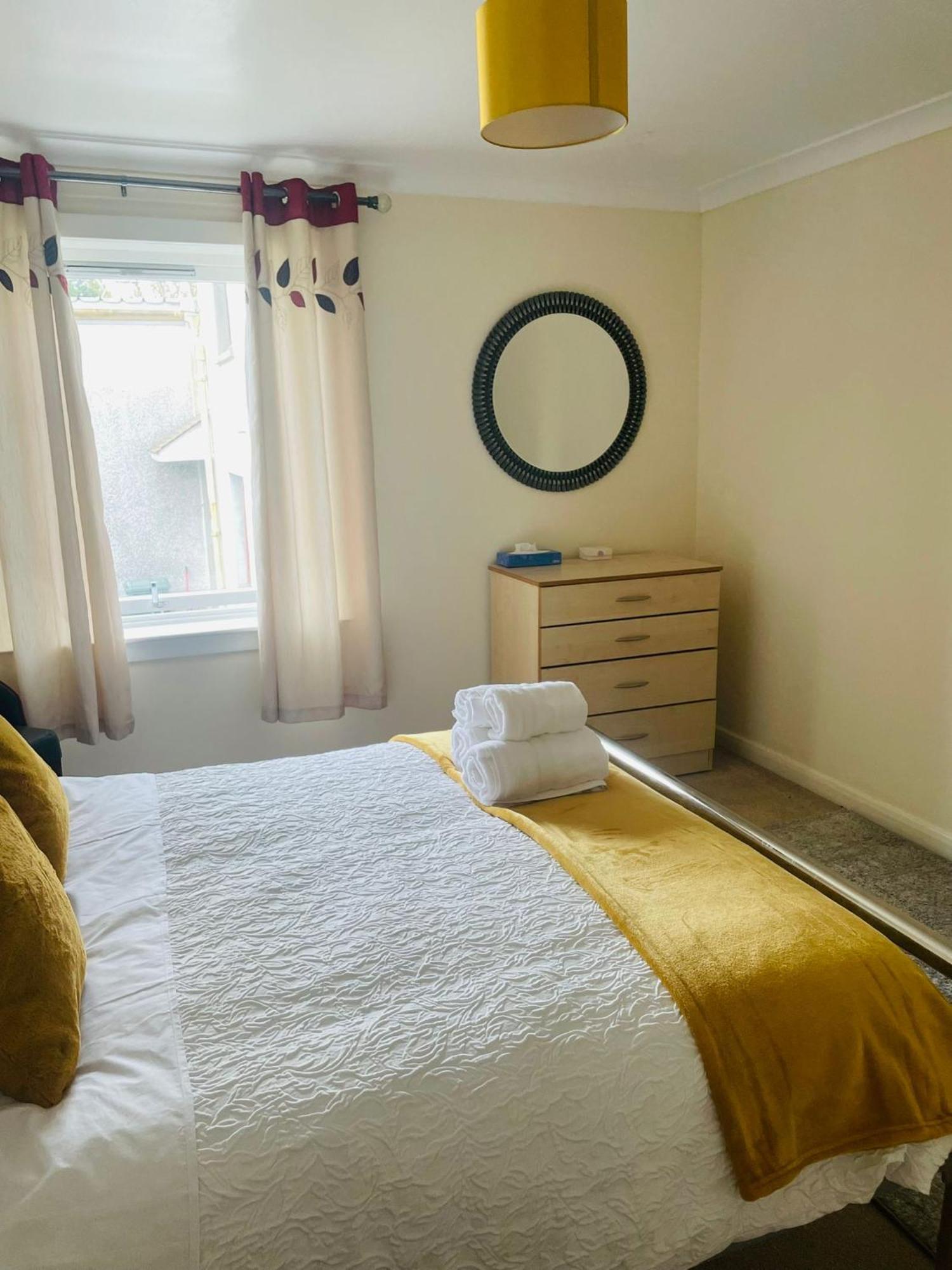 Wallace House Apartment