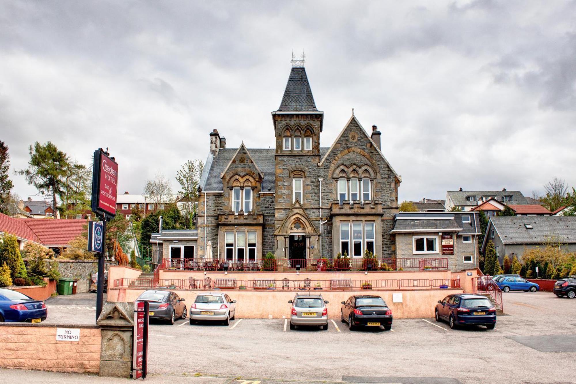 Hotel Cruachan 3*