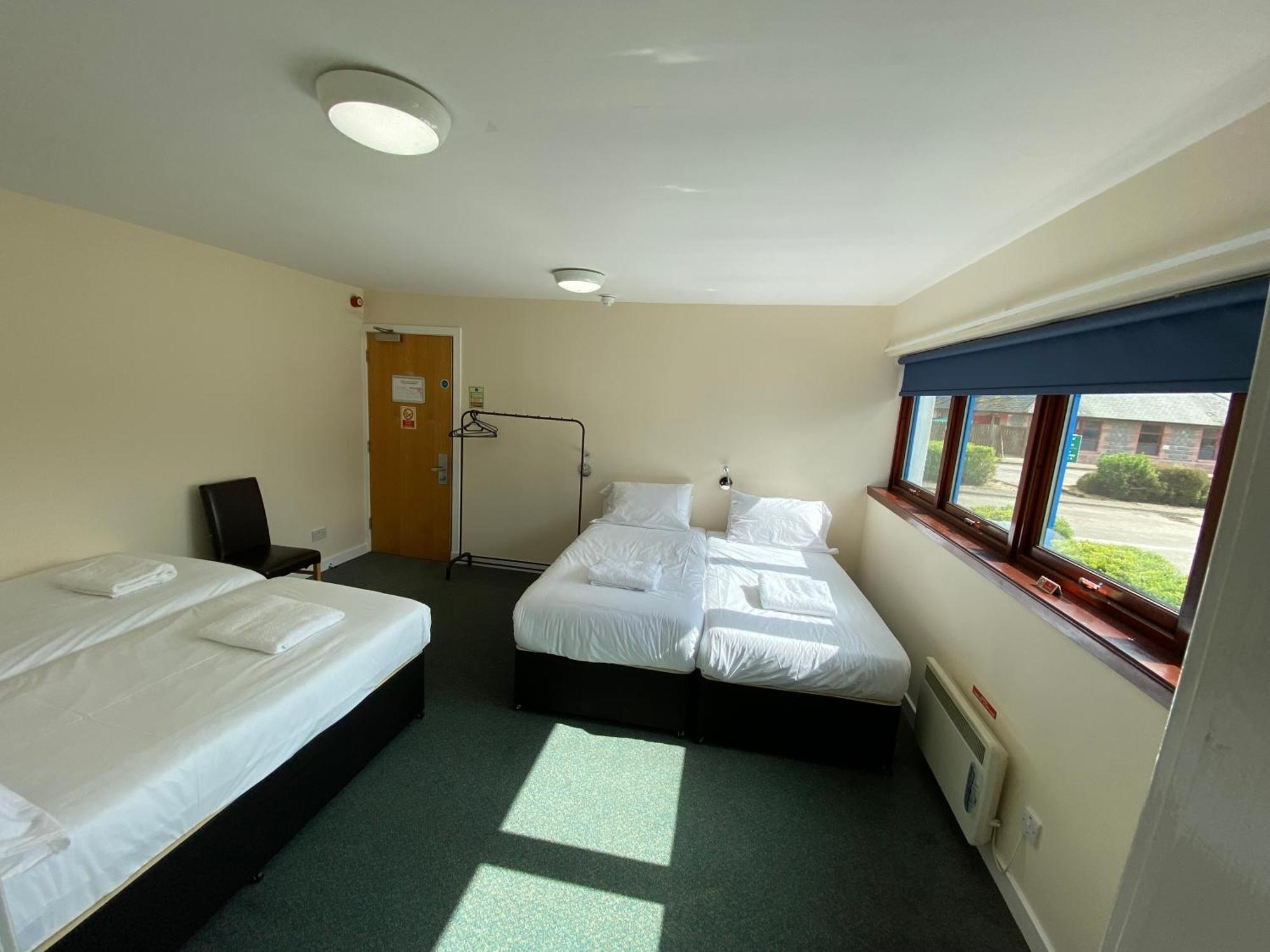 Hotel Waterfront - Only 3*