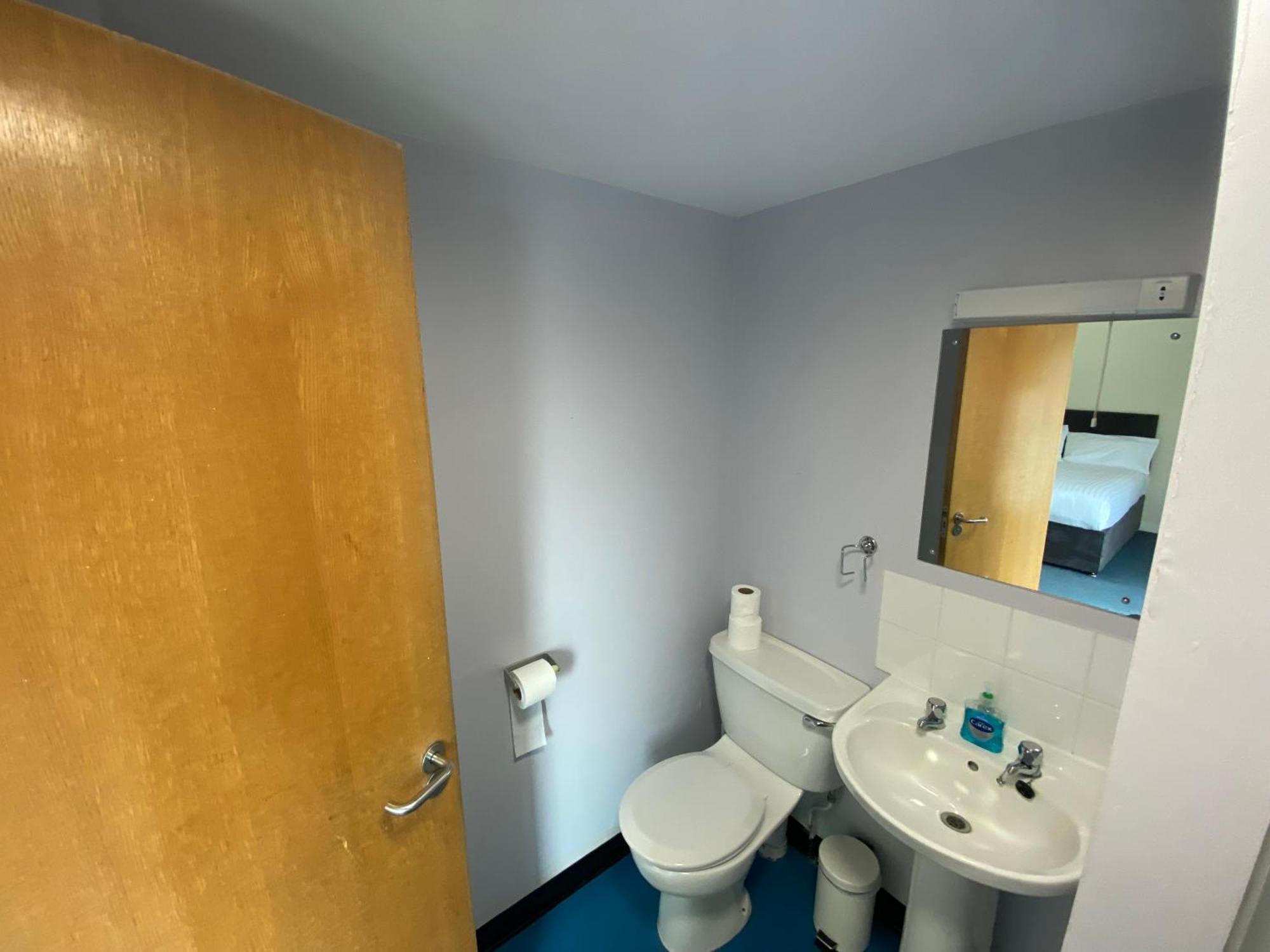 Hotel Waterfront - Only 3*