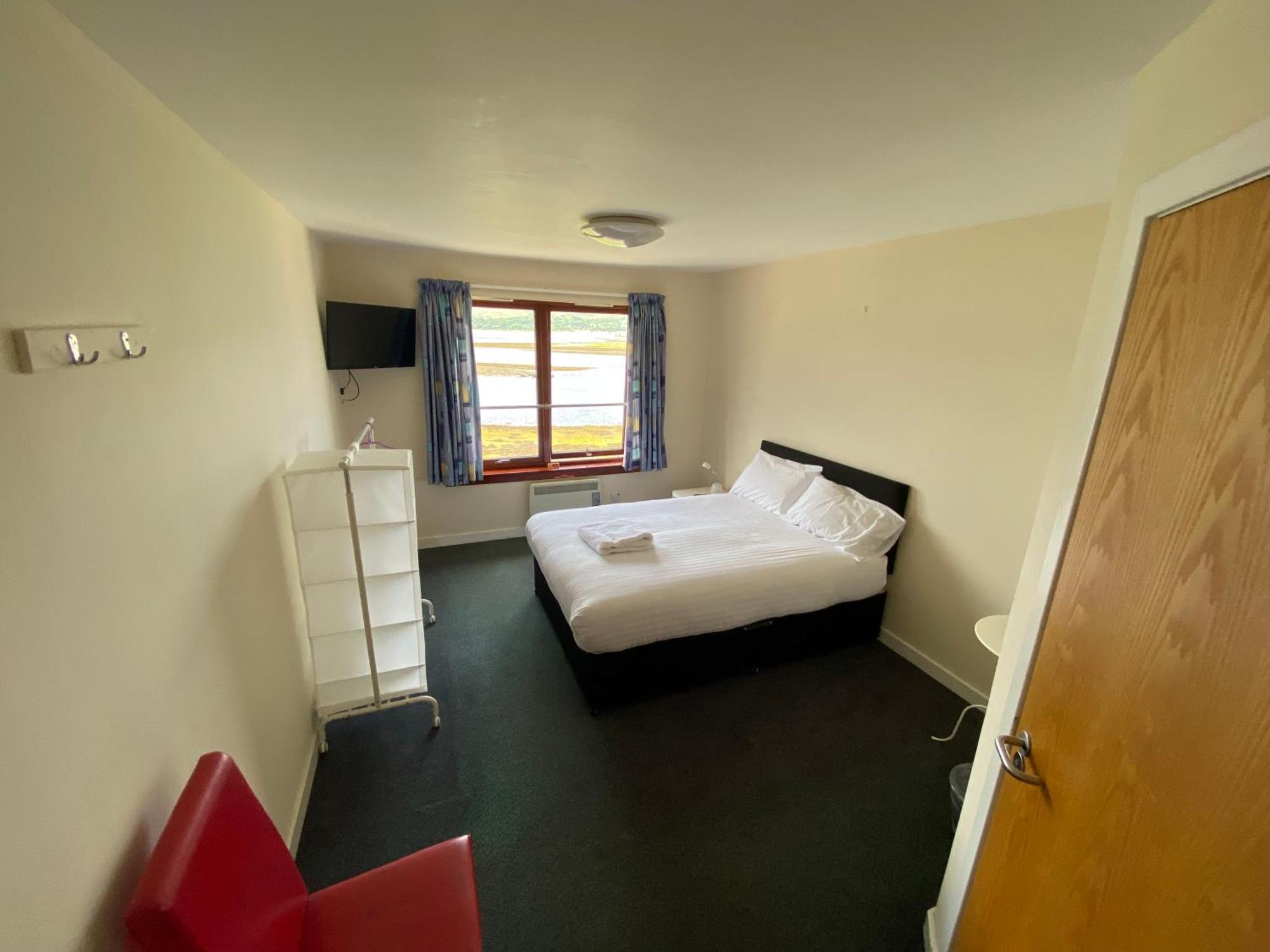 Hotel Waterfront - Only 3*