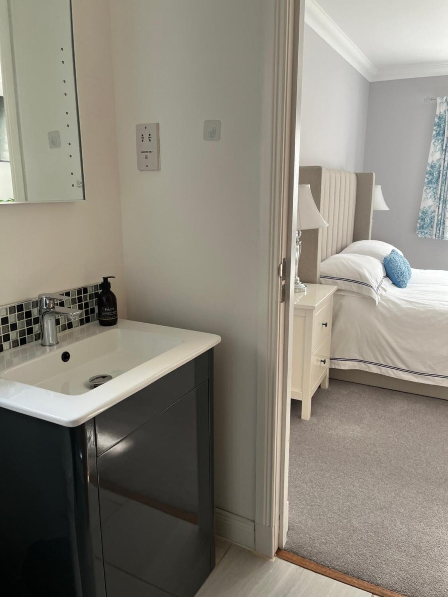 Self Catering One Bedroom *