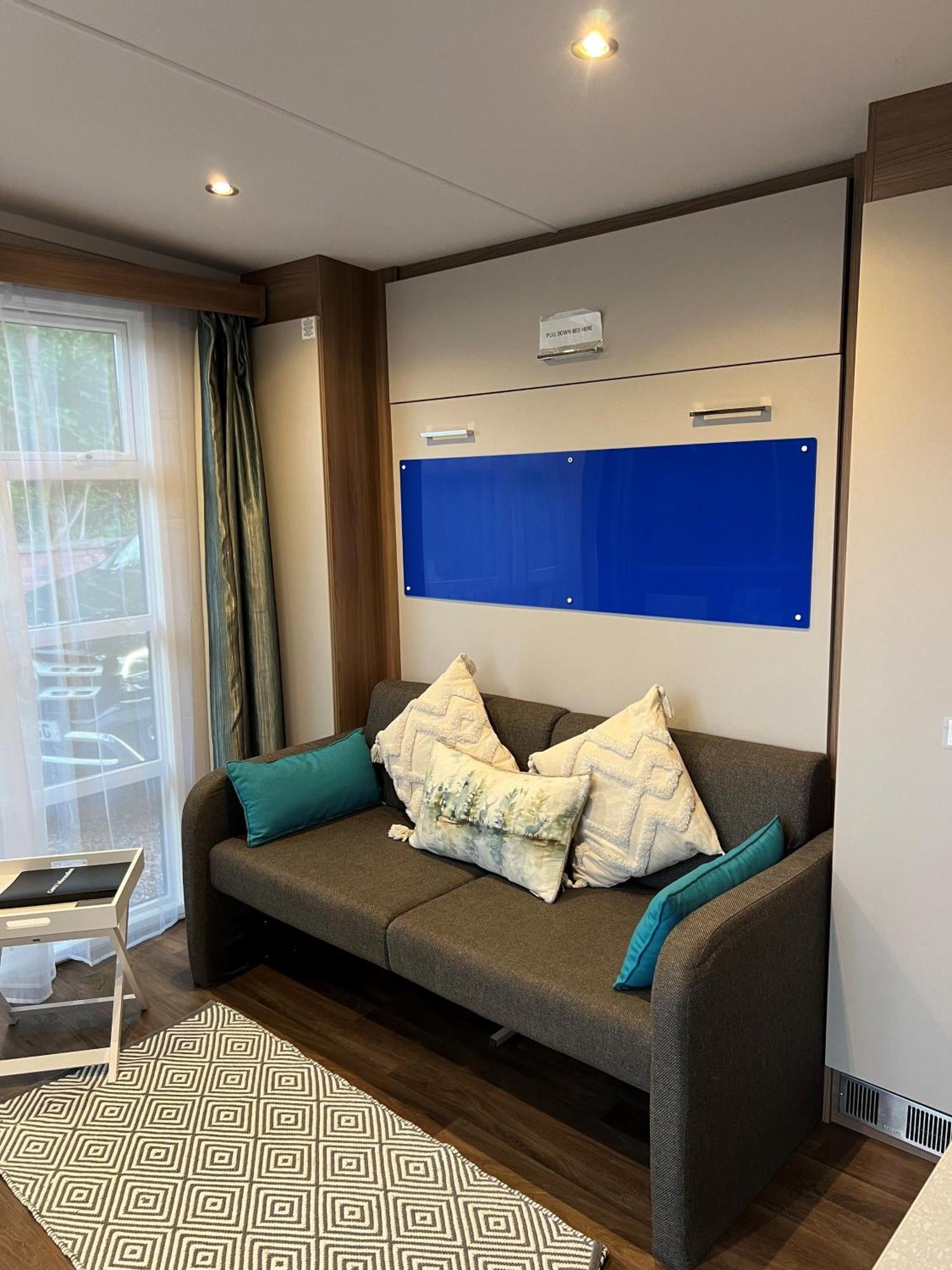 Ravenswood Pod Bed & Breakfast *