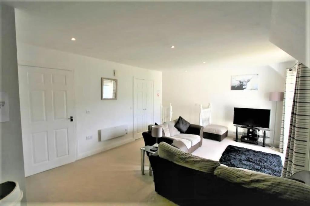 Beautiful Loch Side With Panoramic Views Apartment