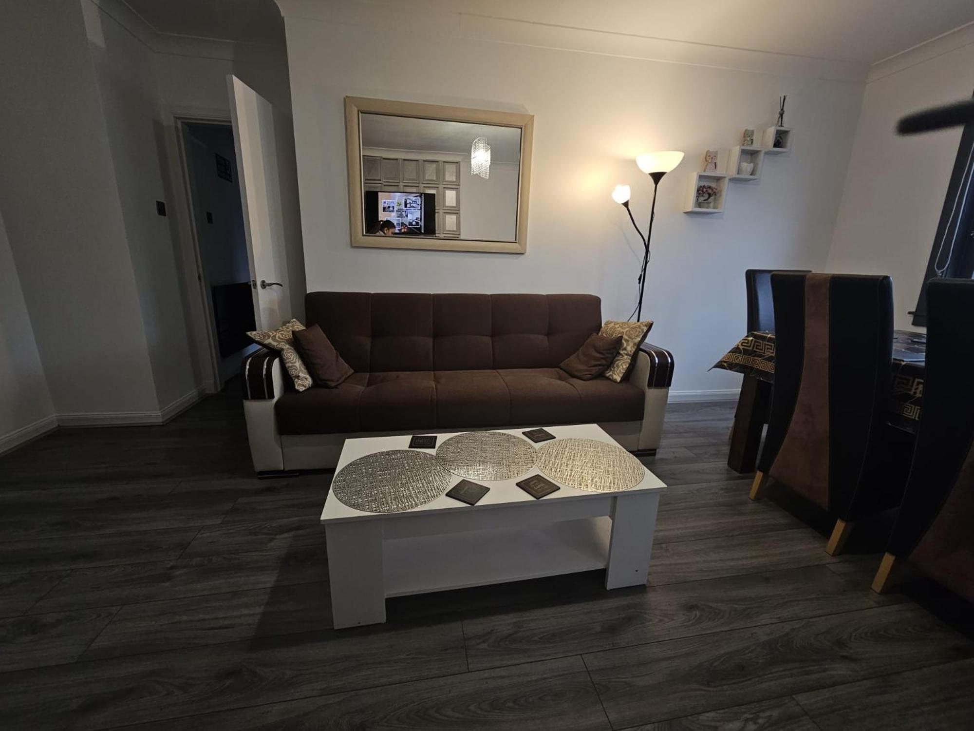 Regina In William Apartment *