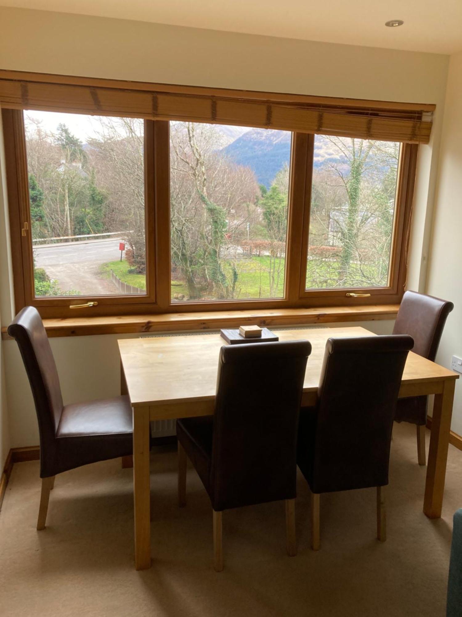 Springbank - Sleeps 4 - Pet Friendly Apartment