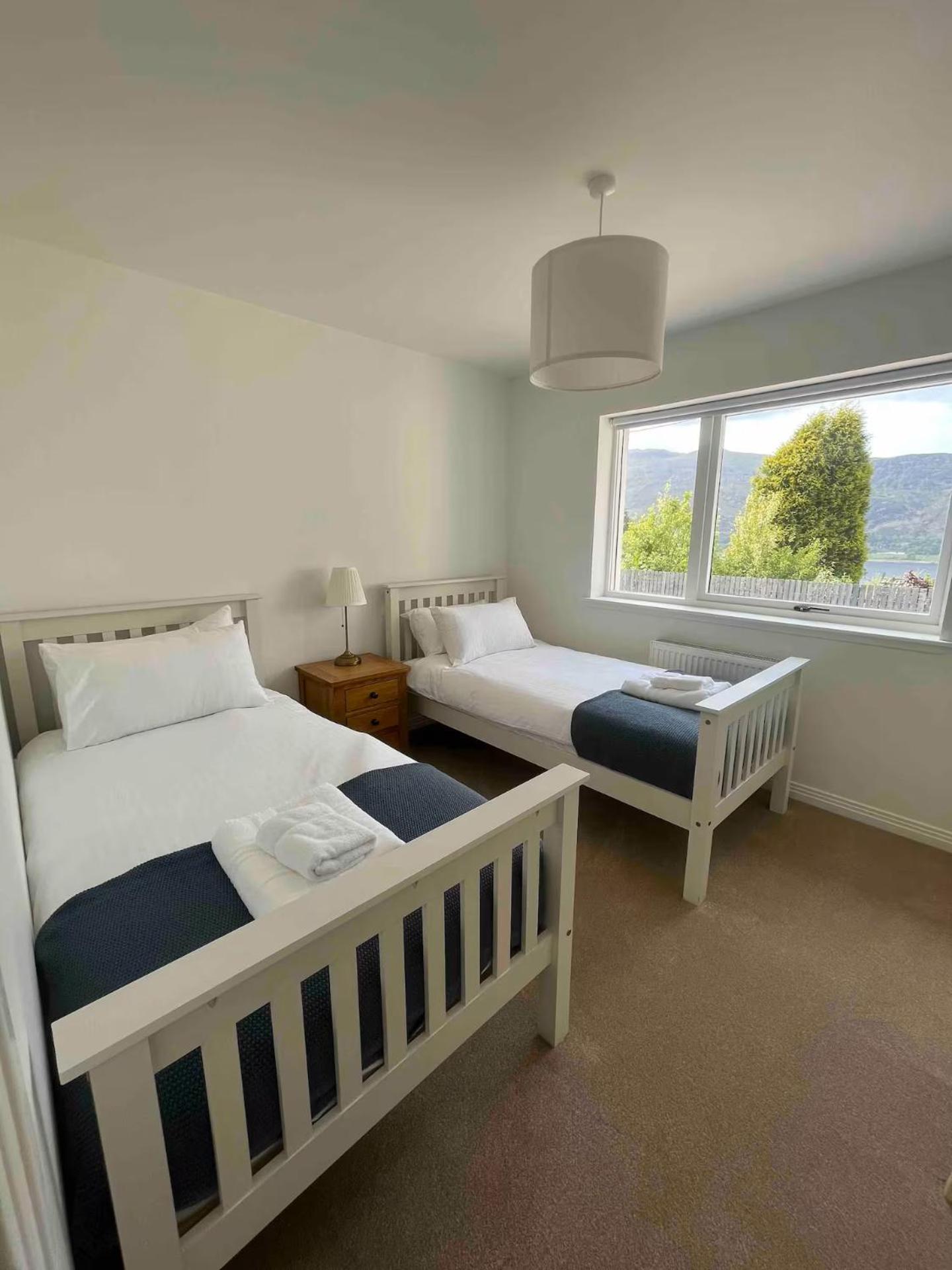 Heathercroft House-modern 3 Bed House With Stunning Views Apartment