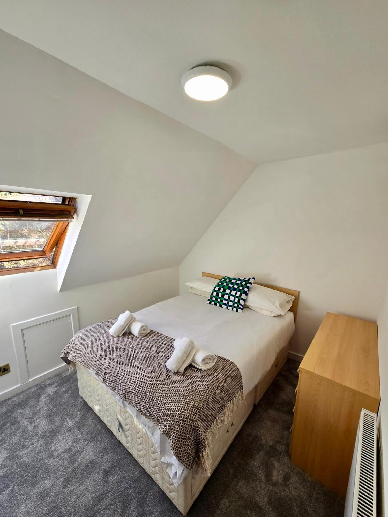 Aldourie Apartment *