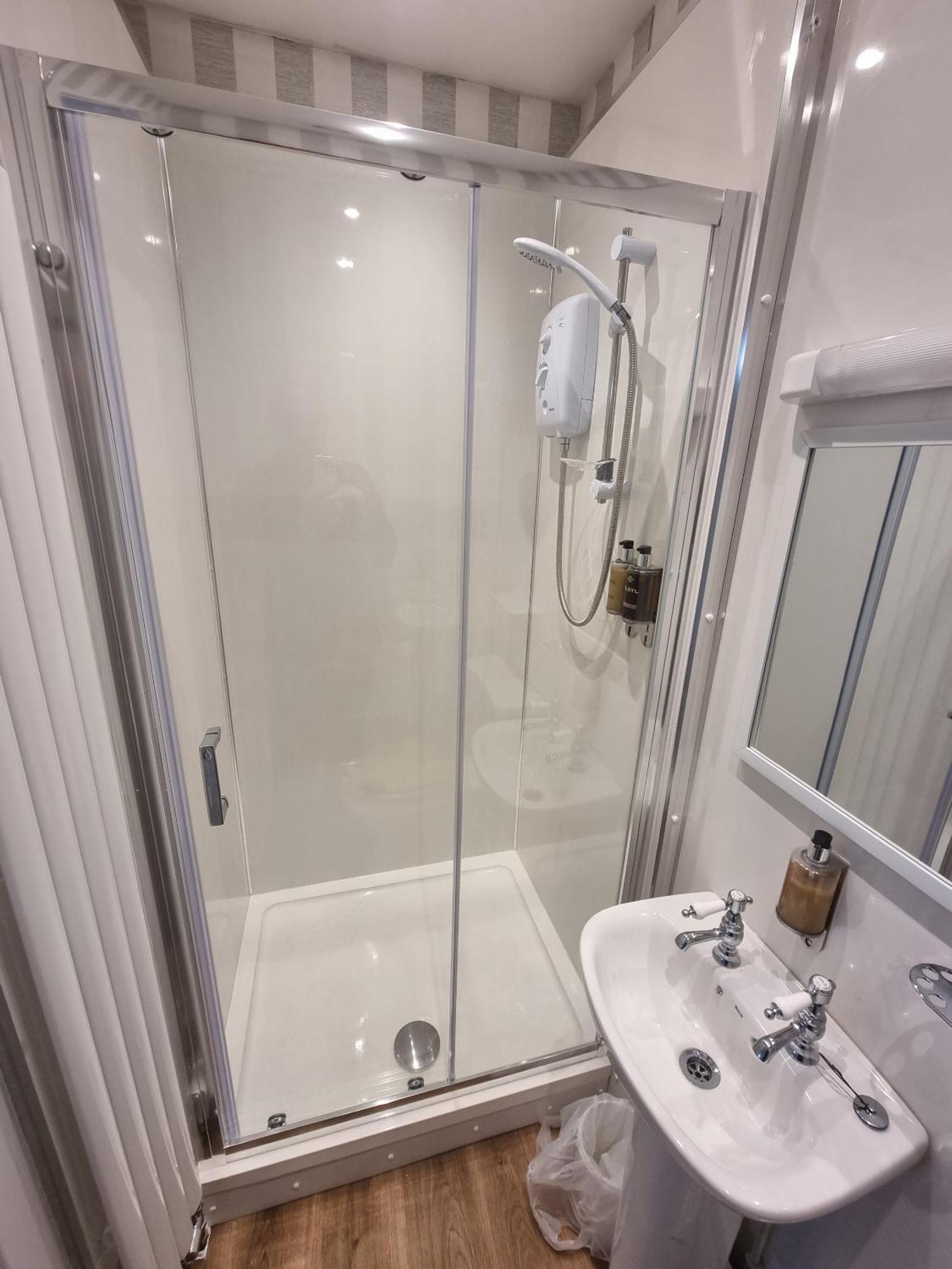 Roy Bridge Hotel 3*