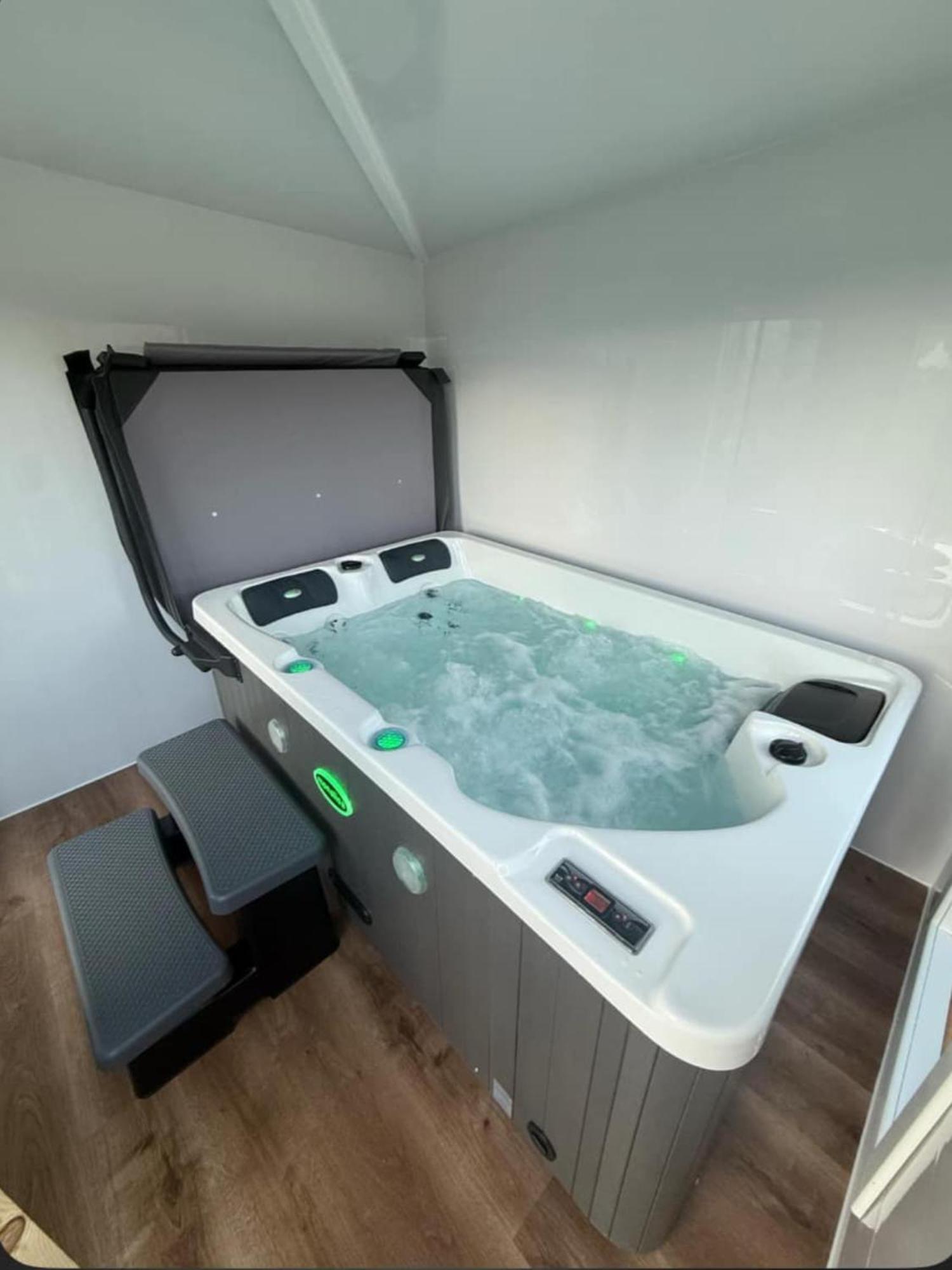 Ben Nevis Manor With Private Hot Tub Chalet *