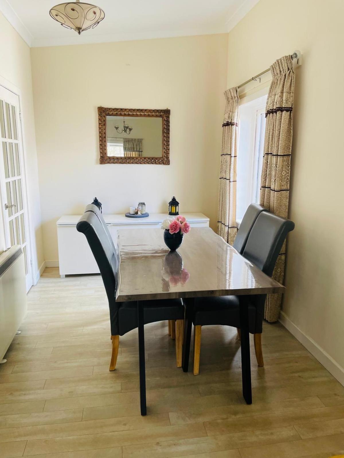 Wallace House Apartment