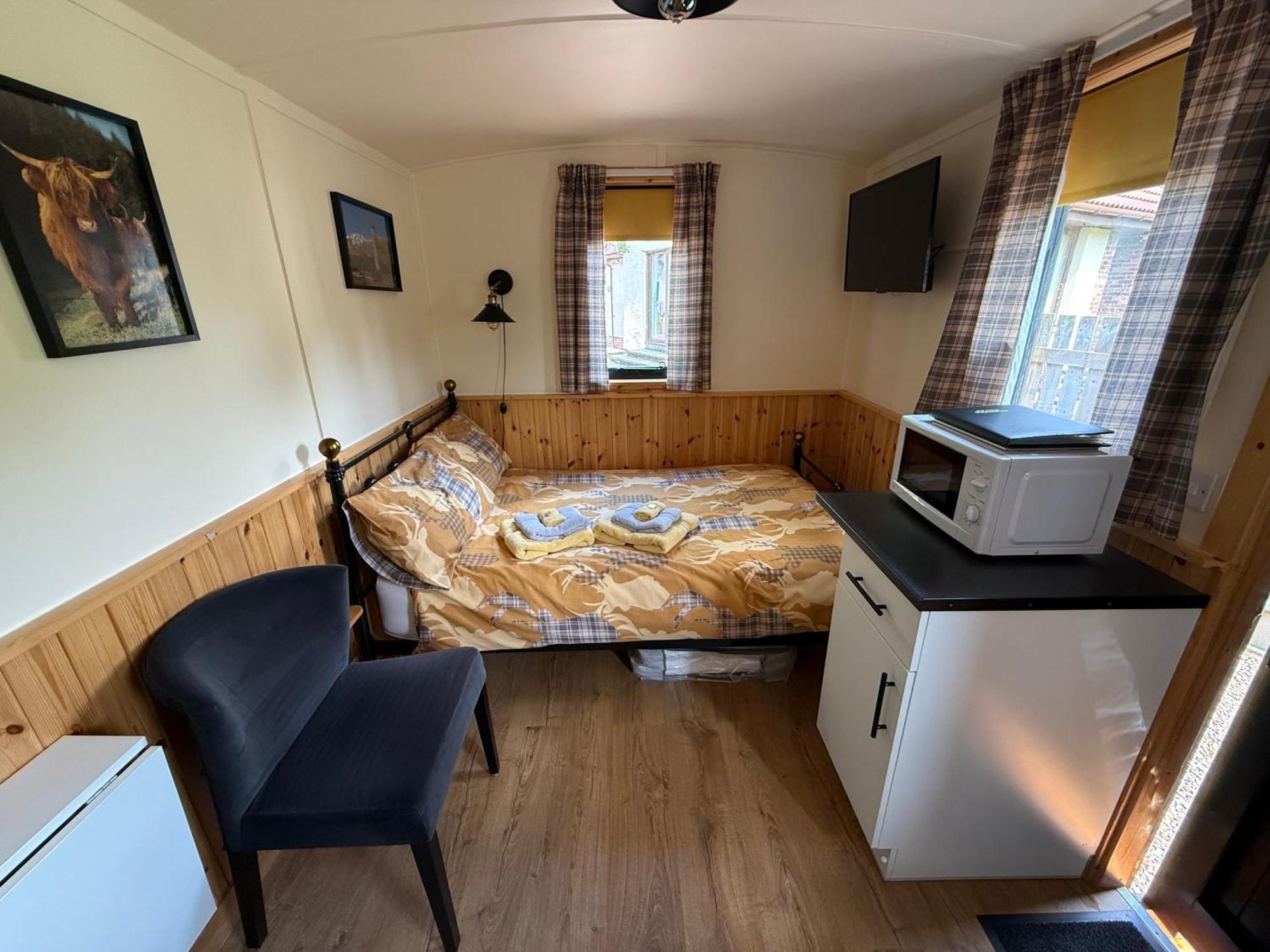 Apartment Per Ardua Shepherds Hut Fort William