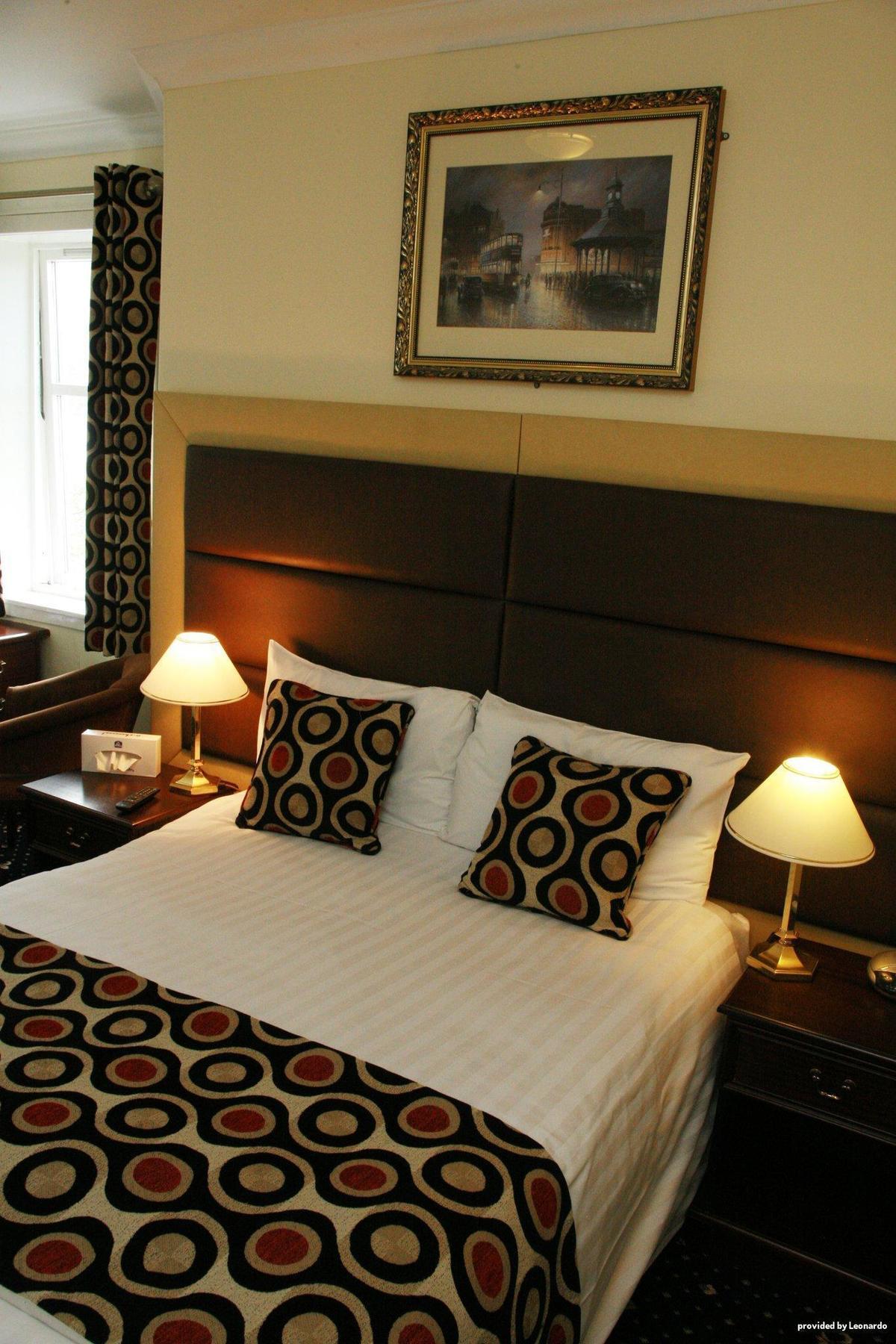The Imperial 3*
