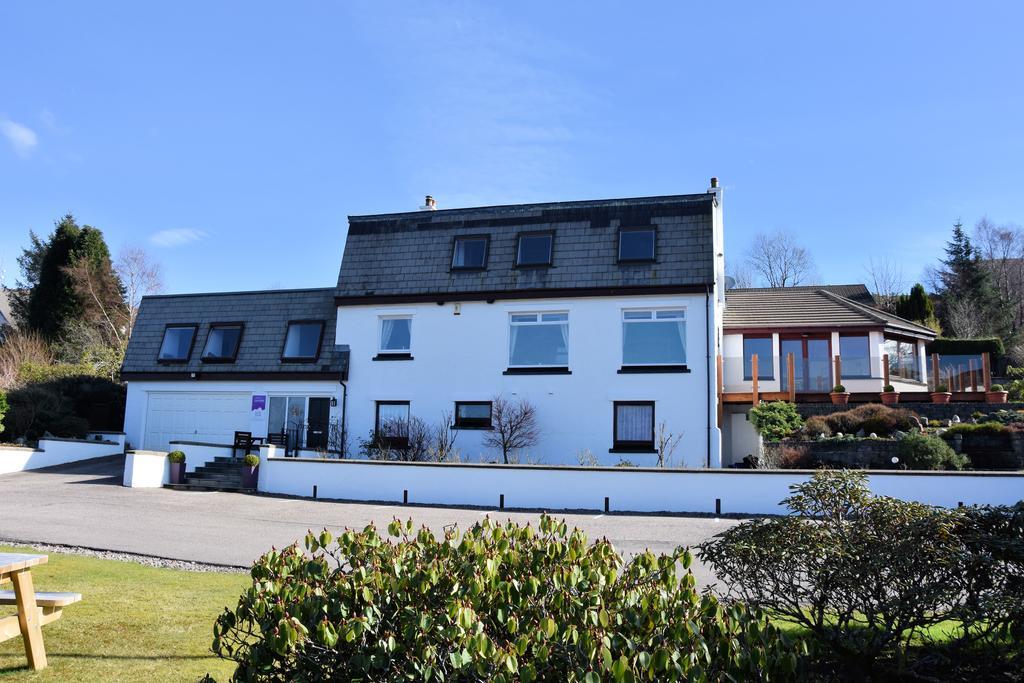 Lochview House * Fort William