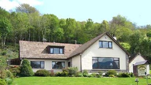 Stronchreggan View Guest house