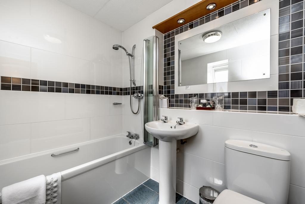 Moorings 4*