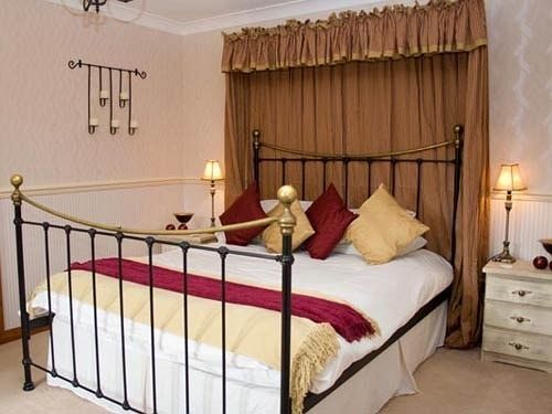 Hotel Riverside Gardens 4*