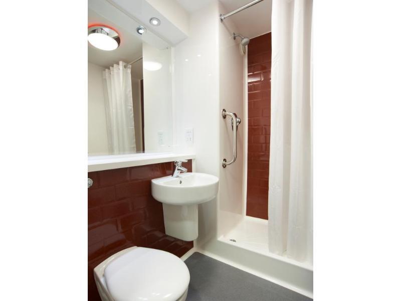 Travelodge William Hotel