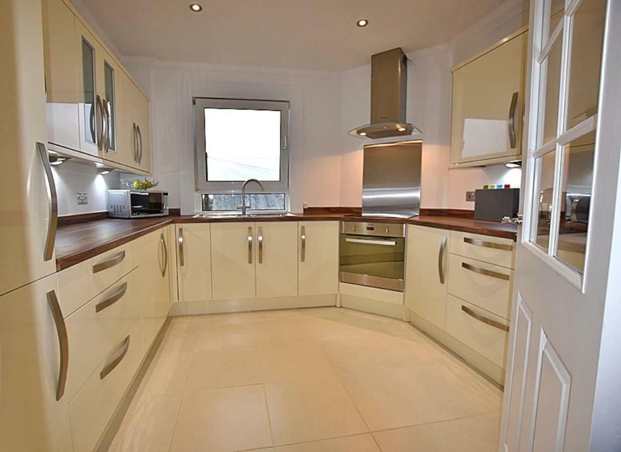 12 Lochiel Road Apartment