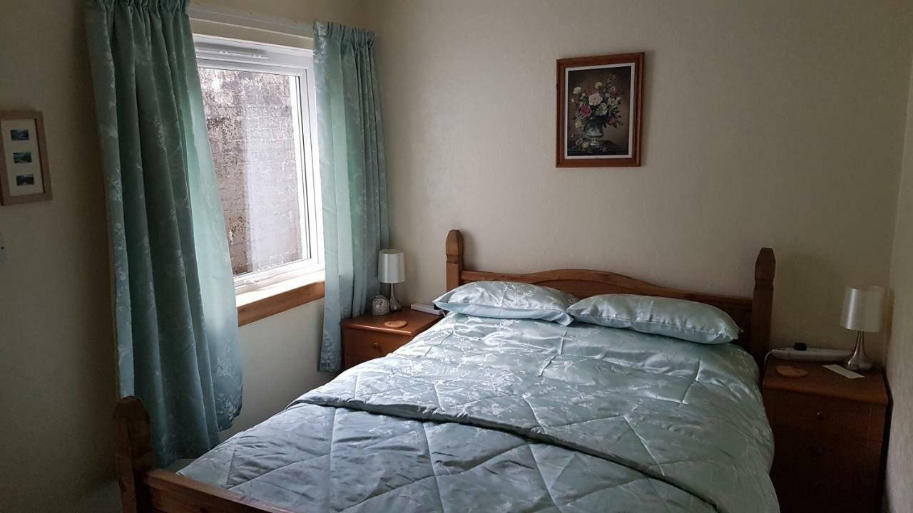 Farrow Apartment *