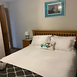 6 Canalside Apartments
