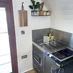 Highland Stays - The Oaks Studio Pod