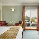 Clan Macduff Hotel