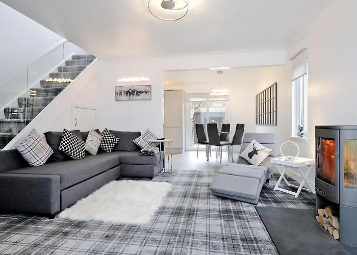 Contemporary Highland House Close To Town And Ben Nevis