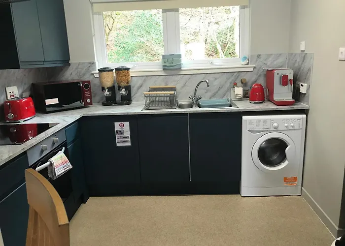 Borrodale, One Bedroom Apartment With Balcony And Loch View.