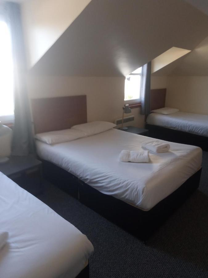 Bank Street 3*
