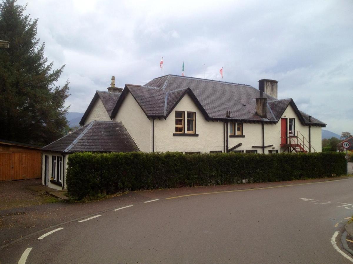 Chase The Wild Goose, By William * Fort William