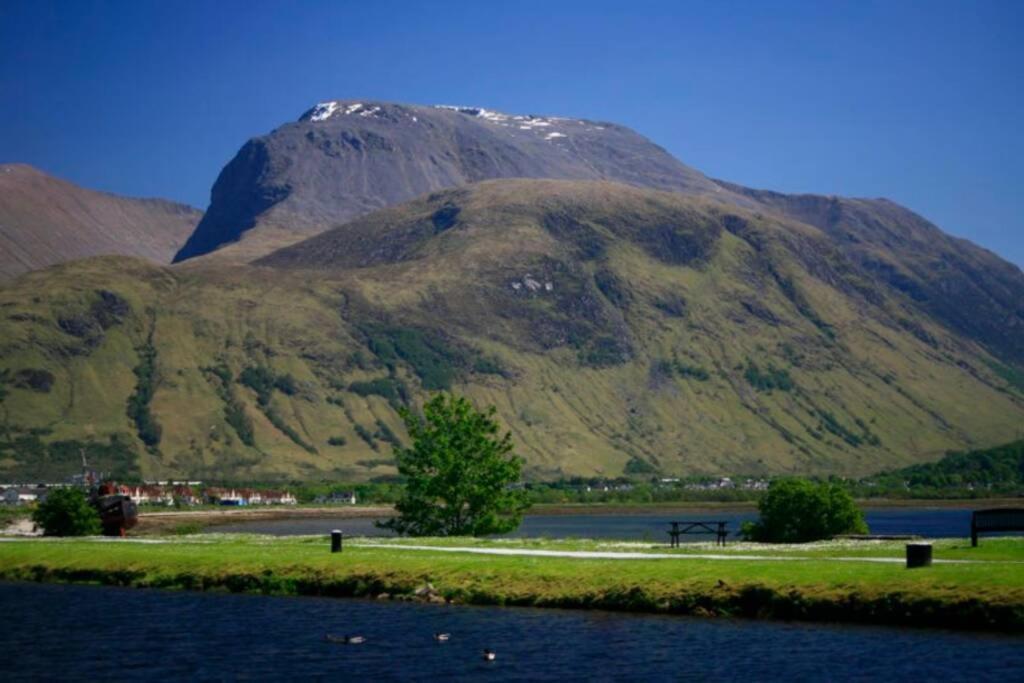 Conaglen, Glenloch View, William 2-bedroom Loch Side Flat Apartment *