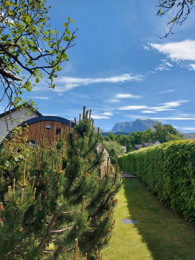 Seren Garden Pod Bed & Breakfast *