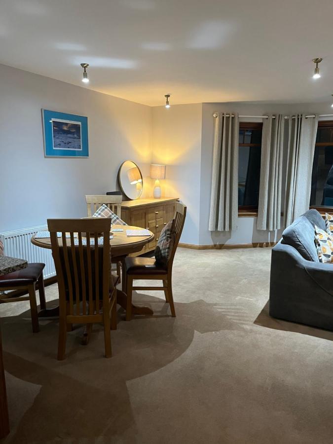 Apartment 6 Canalside *