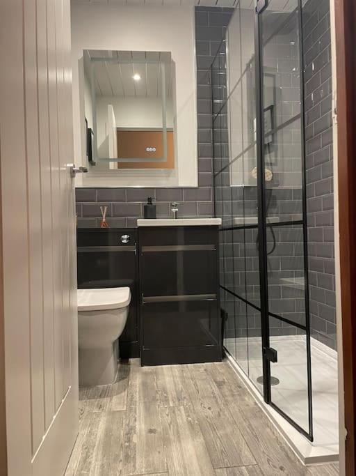 Nevis Located In William Centre Apartment *