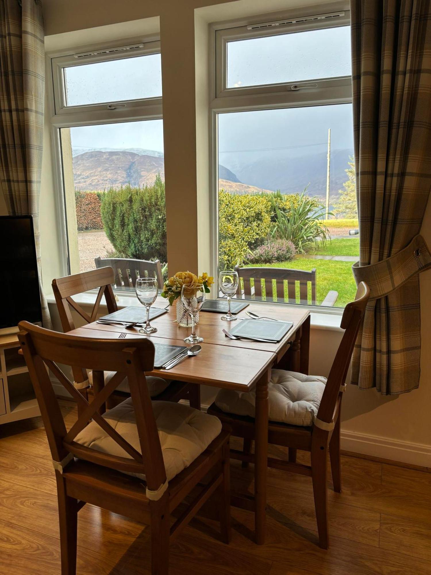Apartment Conaglen, Glenloch View, William 2-bedroom Loch Side Flat Fort William