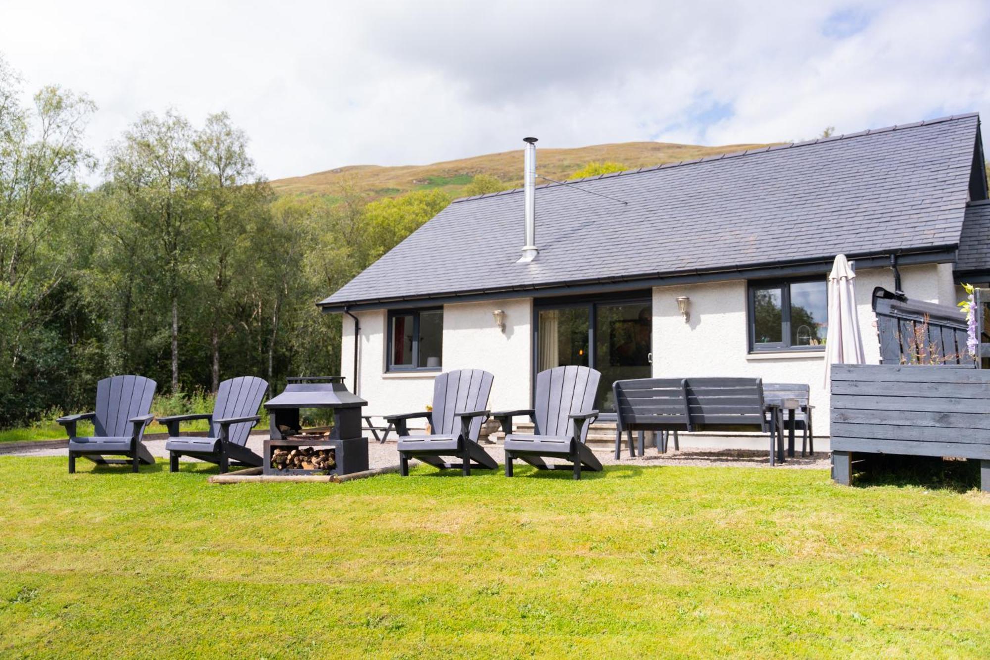 Birch Hollow, William With Outdoor Fire Pit Apartment Fort William