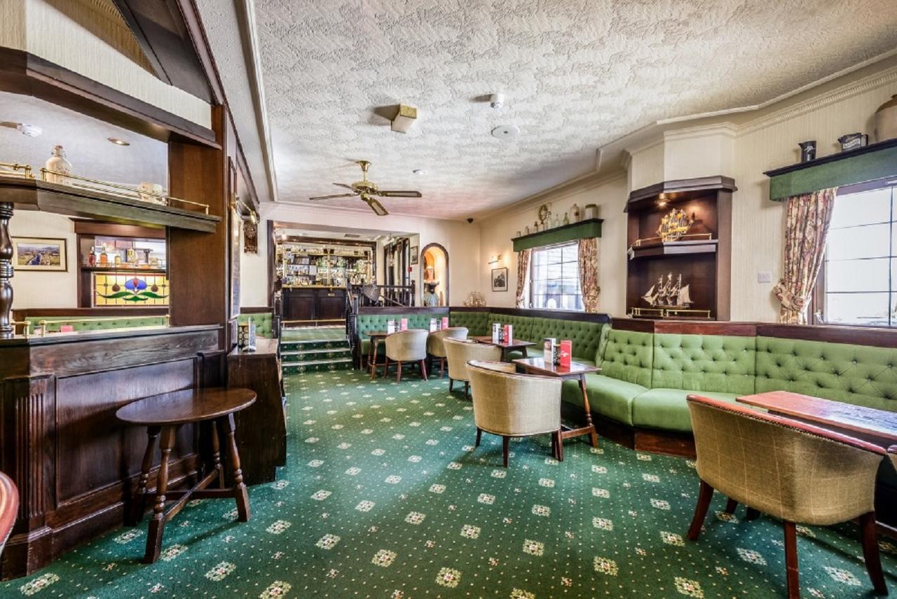 Hotel Moorings 4*